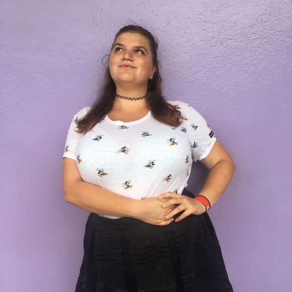 Meet your Posher, Olivia - Picture 1 of 1